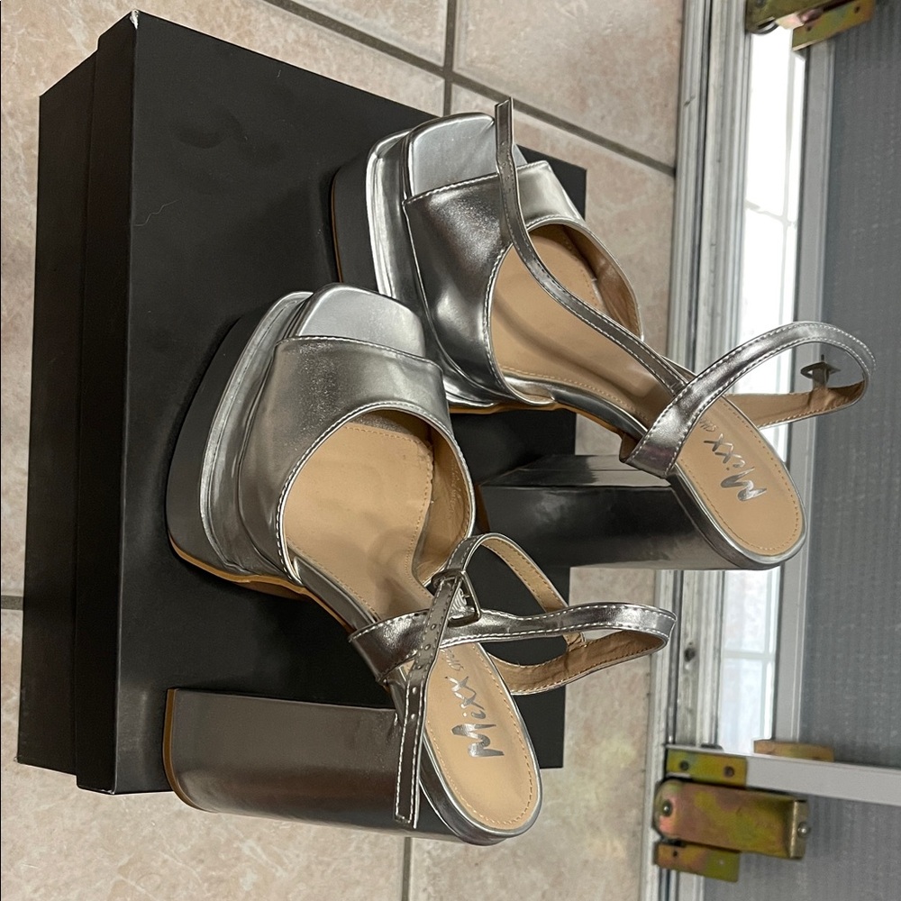 Mixx Shuz Shiny Silver Platform Heels